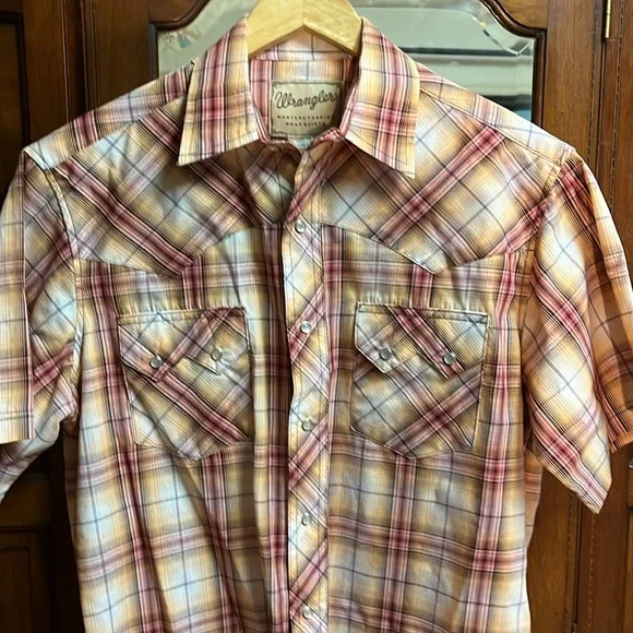 Wrangler western pearl snap shirt, men’s medium plaid short sleeve - Picture 2 of 6